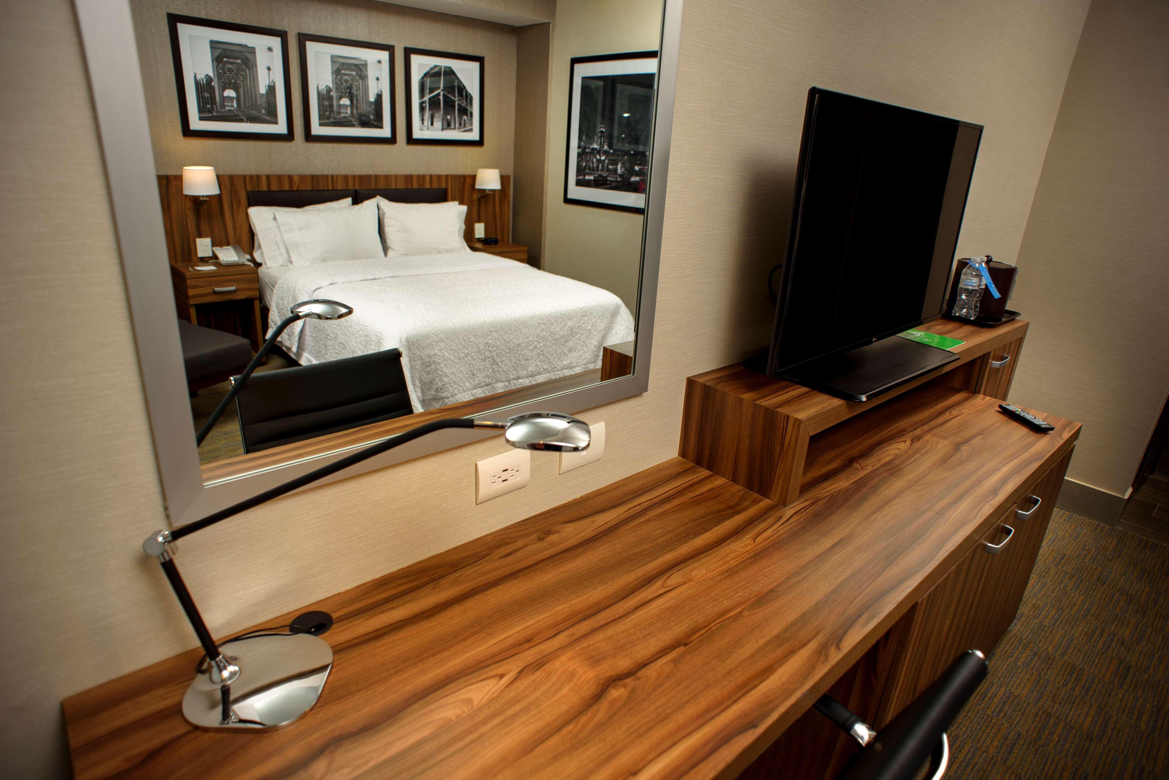 Hampton Inn Piedras Negras Eksteriør billede