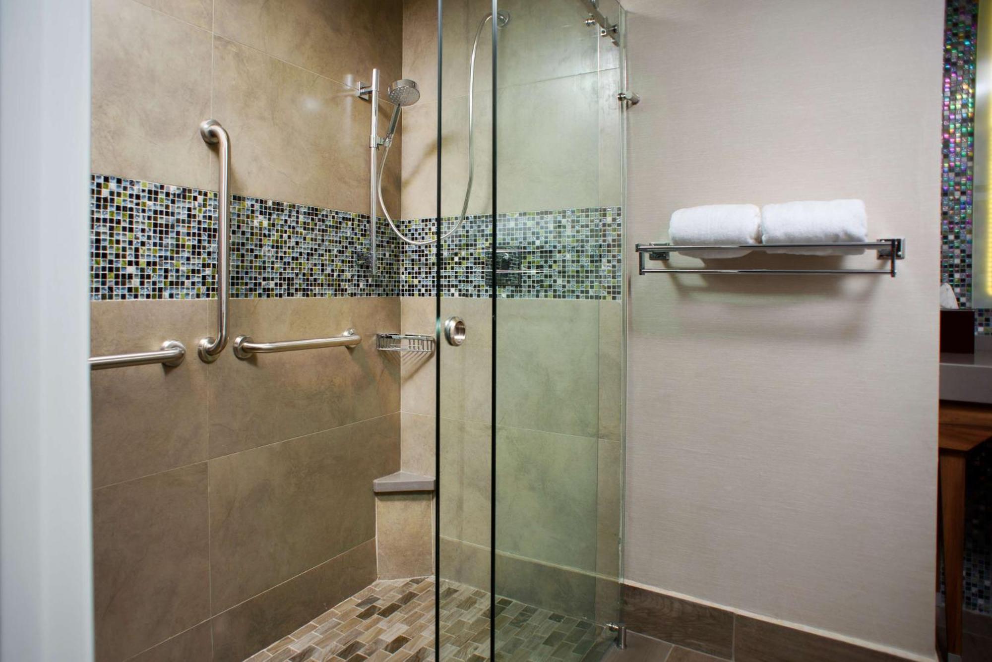 Hampton Inn Piedras Negras Eksteriør billede