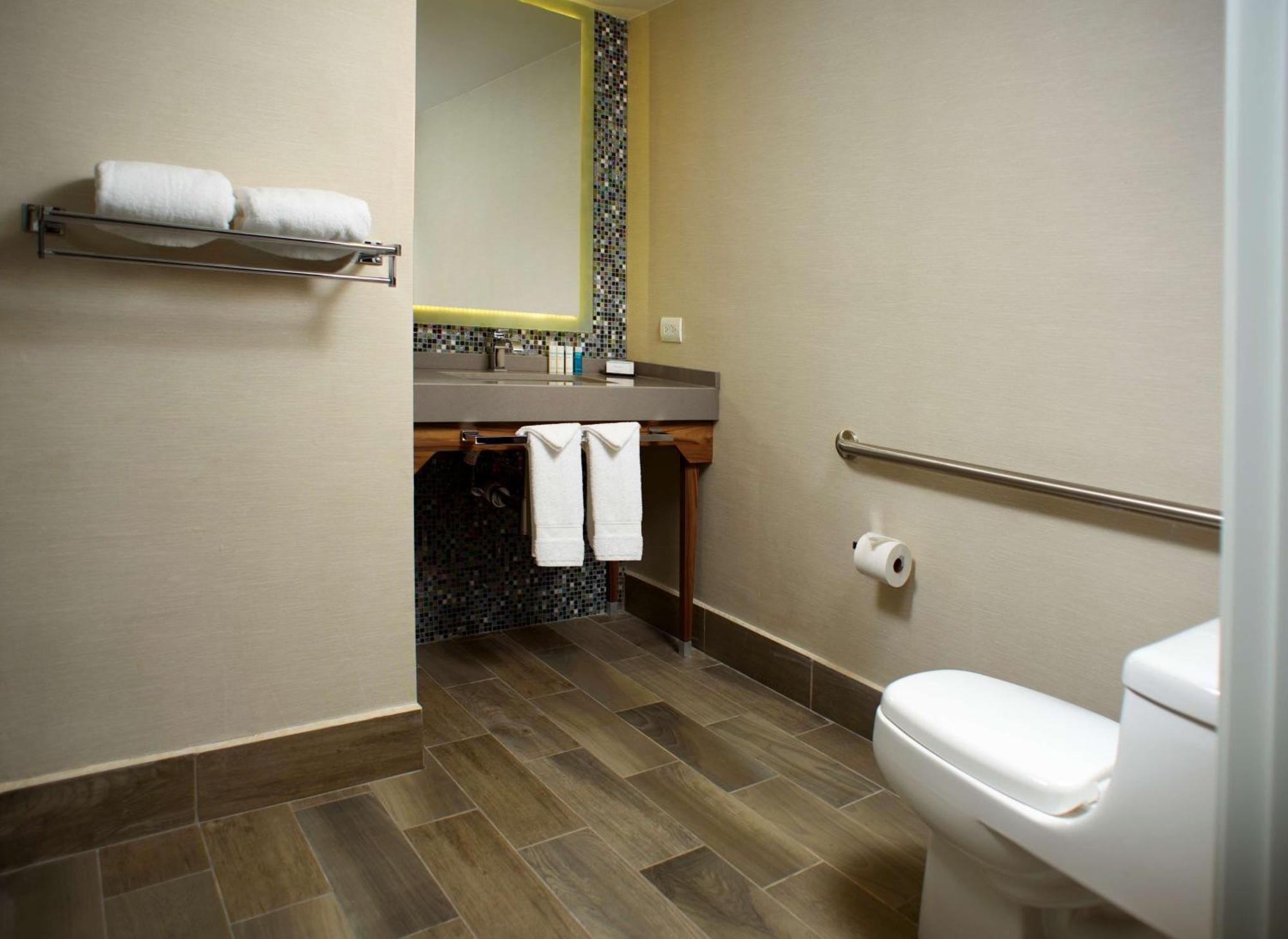 Hampton Inn Piedras Negras Eksteriør billede