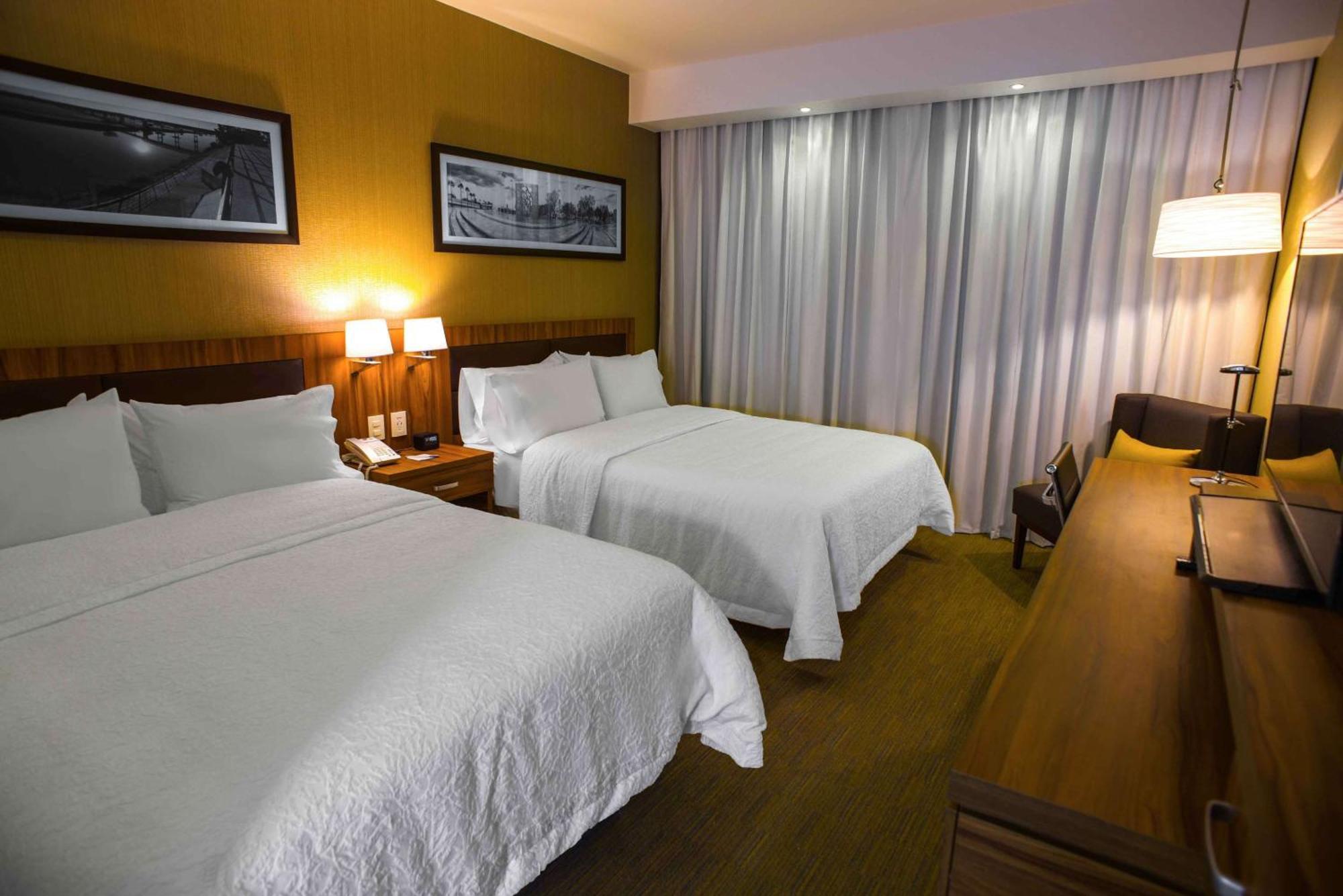 Hampton Inn Piedras Negras Eksteriør billede