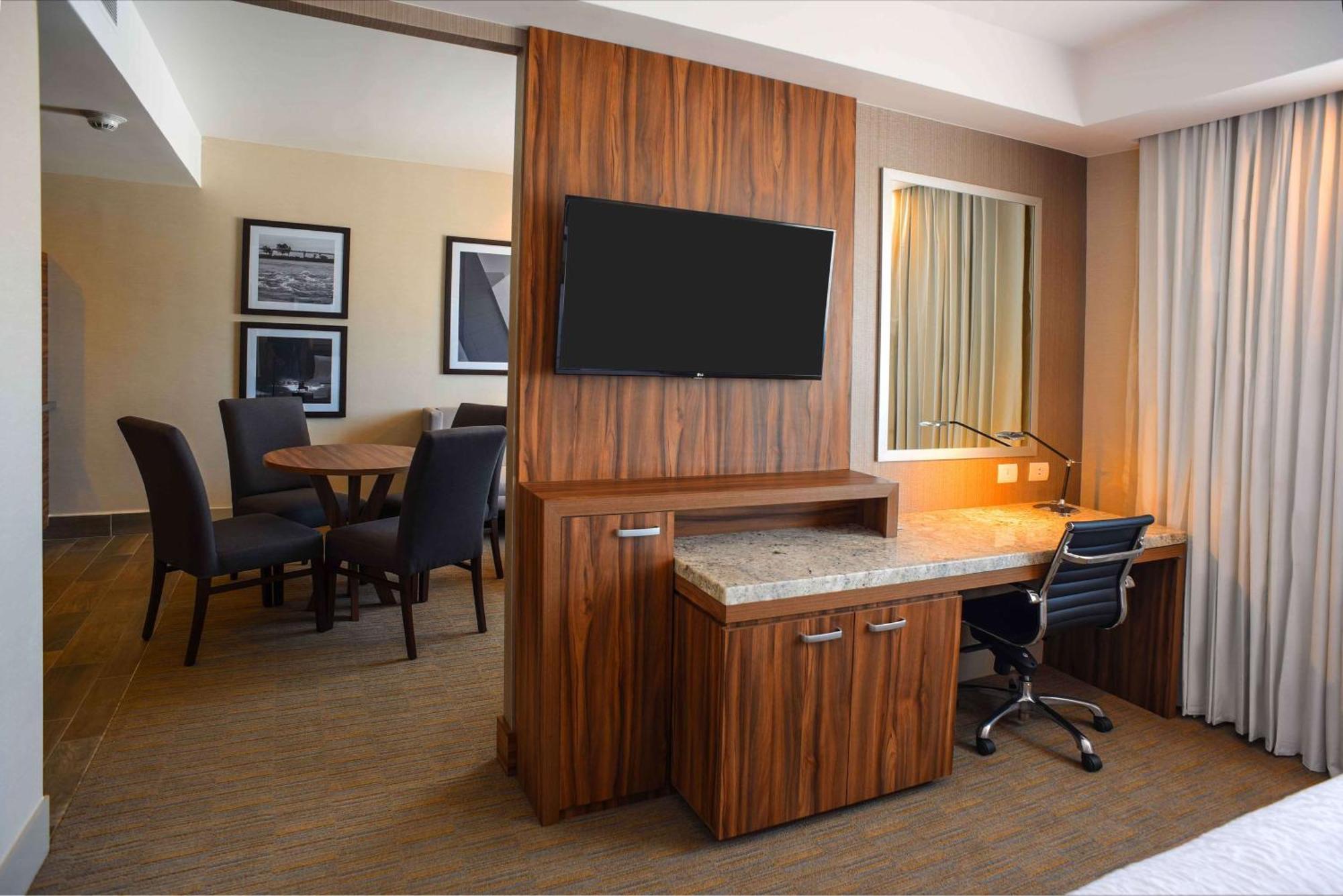 Hampton Inn Piedras Negras Eksteriør billede