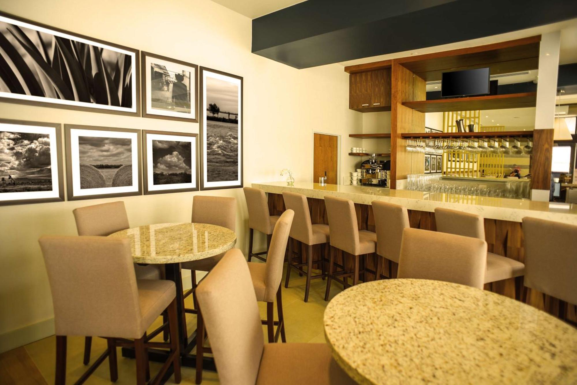 Hampton Inn Piedras Negras Eksteriør billede